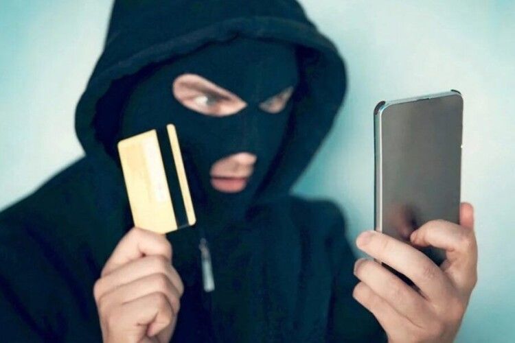 З картки жителя Волині шахрай зняв величезну суму