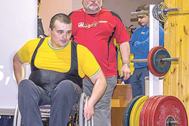 У ВАЛЕРІЯ ДРУЖИНОВИЧА ЛЮДИ У ВІЗКАХ СТАЮТЬ ЧЕМПІОНАМИ