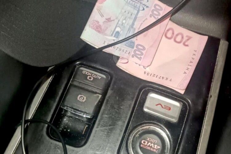 У Ковелі мотоцикліст намагався втекти від поліцейських, а потім відкупитися