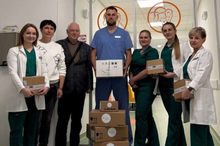 Тіна Кароль передала допомогу для онкохворих дітей Волині