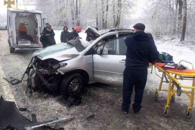 На Львівщині в аварії постраждала сім’я з Волині