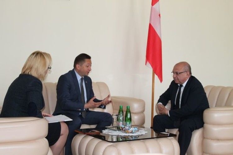 Голова облдержадміністрації зустрівся із керівництвом Nestlé