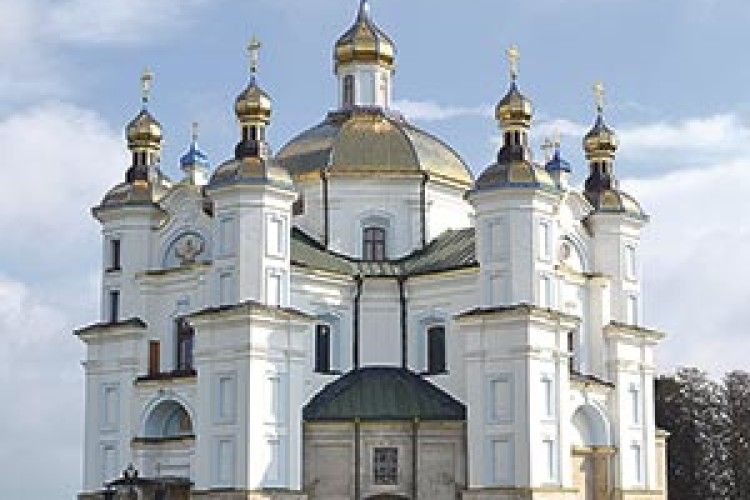 І ЗАСЯЯЛИ ЗОЛОТОМ КУПОЛИ