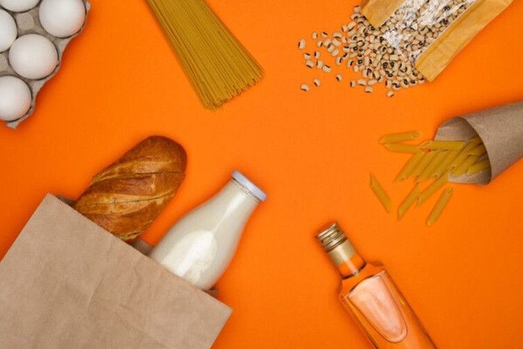 Польський політик пропонує обмежити експорт продуктів харчування з України