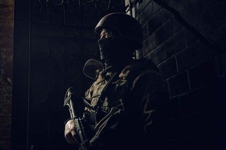 Підручники давали їм не більше тижня. Розповіли про подвиги морських піхотинців у Маріуполі 