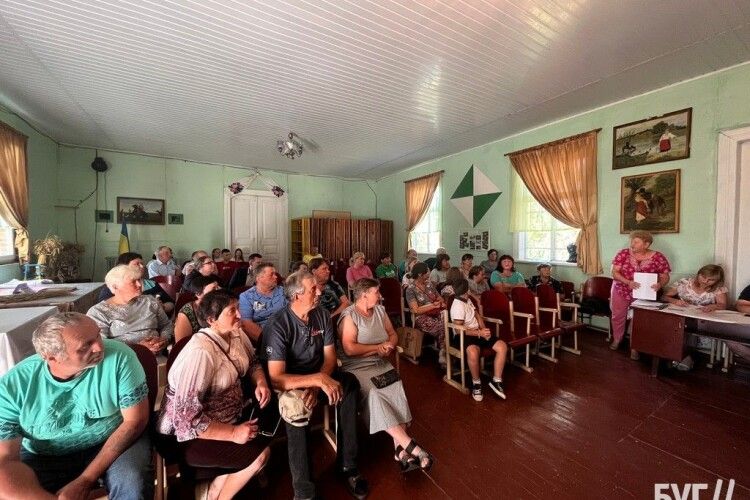 Деколонізація: на Волині селяни вирішували, чи перейменовувати Петрове назад у Цуцнів