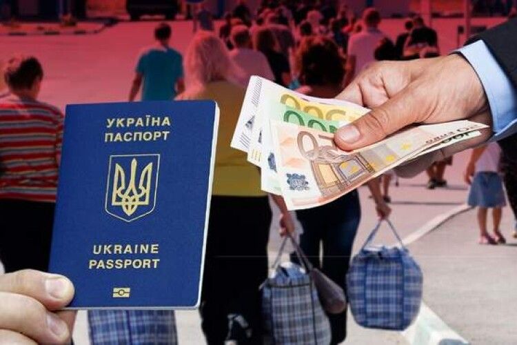 Українських заробітчан можуть змусити платити податки, перевіряючи закордонні рахунки