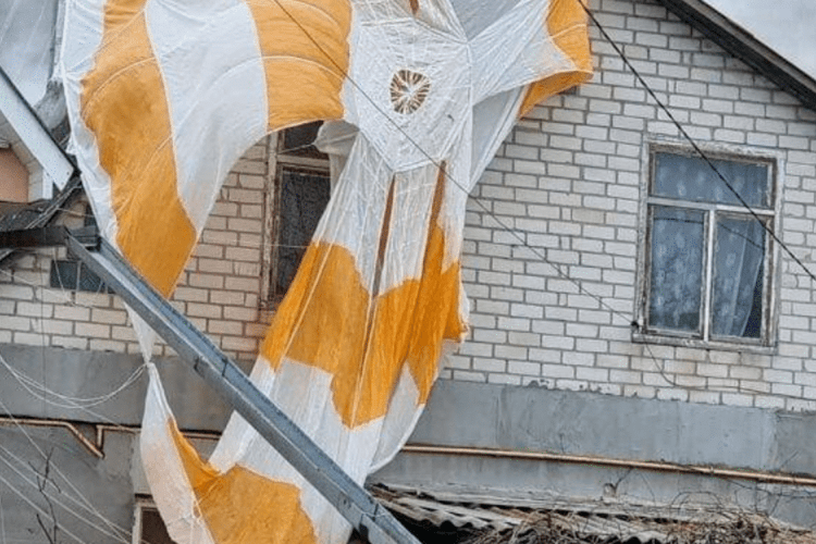 Українці збили літак окупантів над Черніговом. Пілоту не вдалося втекти (Відео)