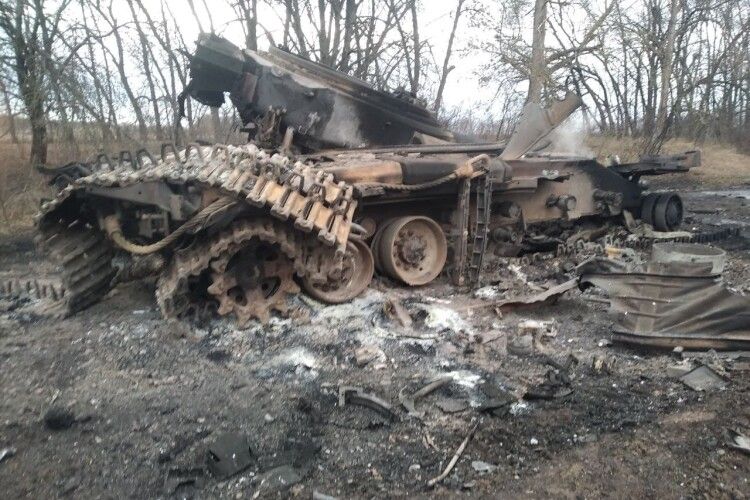 «Дулю вам, а не Київ в облозі»: українські військові з повітря розбили колону російської техніки під Ірпінем