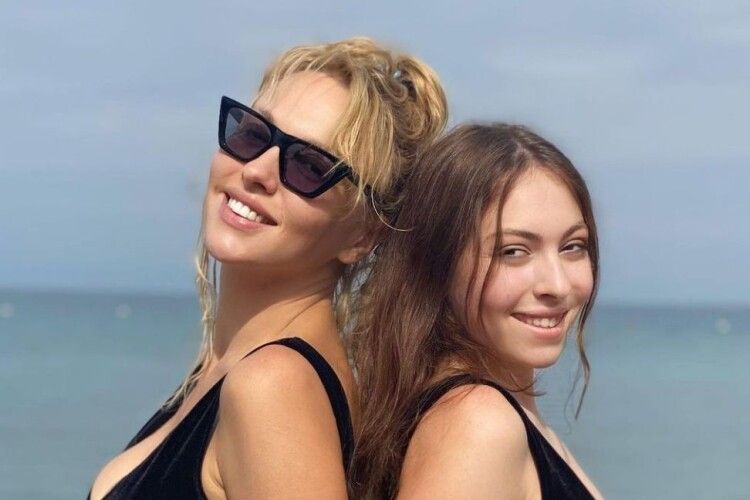 Оля Полякова показала, як її донька Маша буде жити у Великій Британії