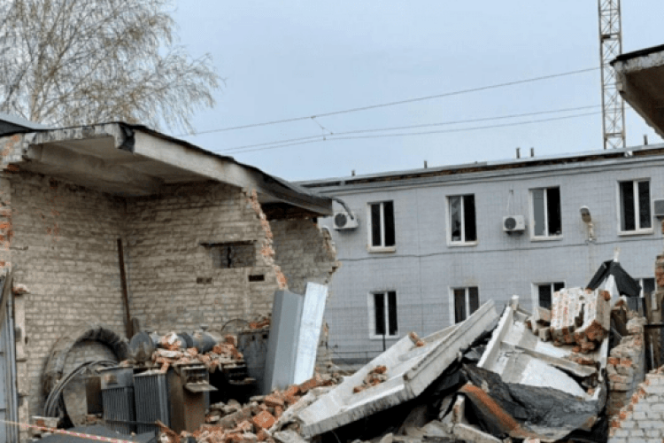 Війська рф обстріляли з «Ураганів» завод у Харкові