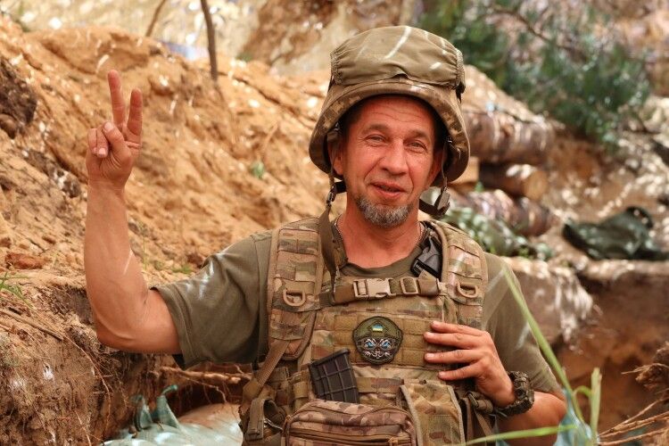 Боєць «Привид» з Волині розповів, як побратими вітали його тортом на «нулю»