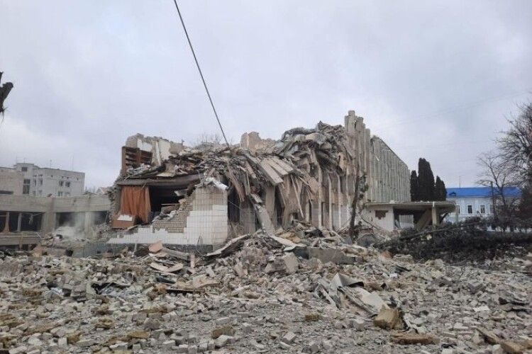 Російські окупанти завдали ракетний удар по школі в Житомирі