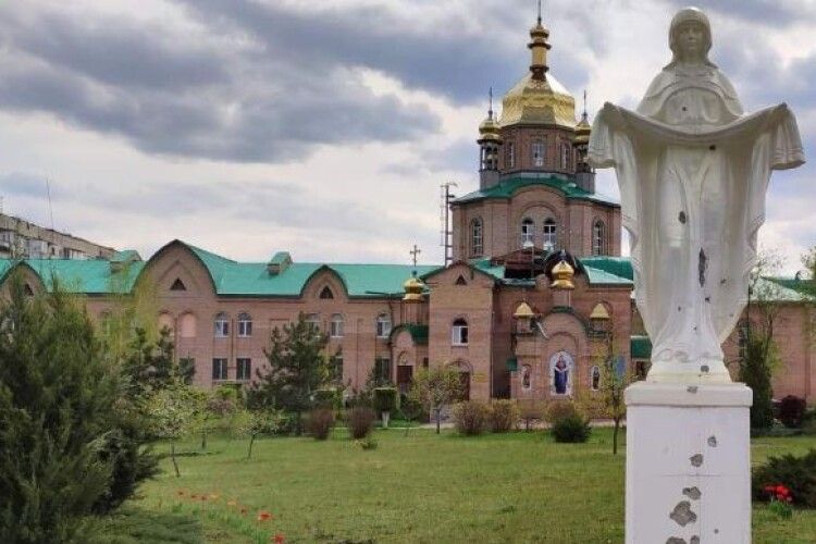 рашисти зруйнували 7 православних храмів на Луганщині