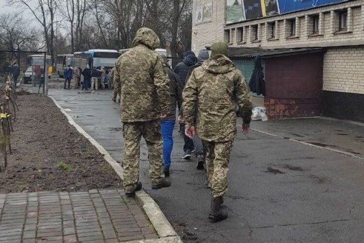 В тероборону потрібні певні фахівці: Волинський військкомат формує резерви