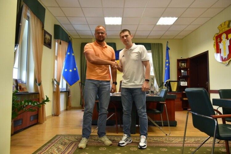 Лучанин, який перебував у полоні росіян більше року, зустрівся з міським головою Ігорем Поліщуком