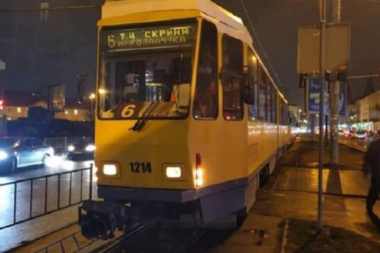У водійки львівського трамвая під час руху зупинилося серце