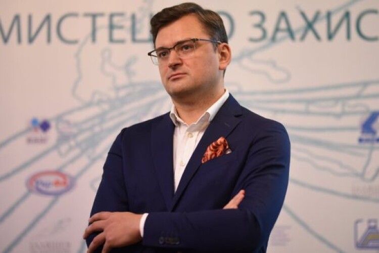 Кулеба відповів Макрону на заклик «не принижувати» росію