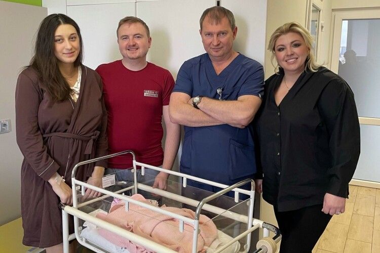 Кохання сильніше за діагноз: у Львові пацієнтка з пересадженою ниркою вперше стала мамою 