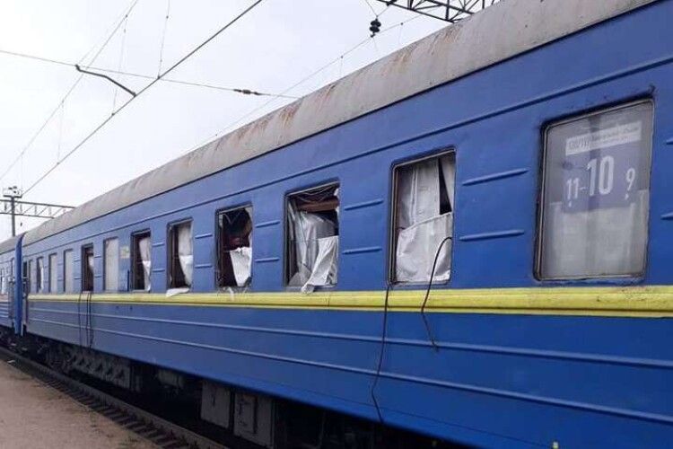 Обстріл залізничних станцій. Які поїзди затримуються (список) 