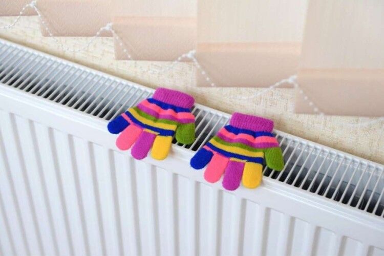 Вперше за сезон у селищі на Волині подали тепло до закладів освіти