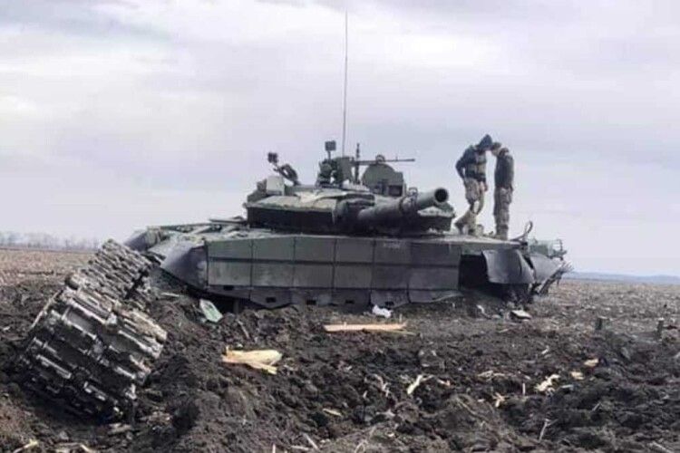 Українські воїни відбили велику атаку ворога: знищили сотню росіян та багато техніки