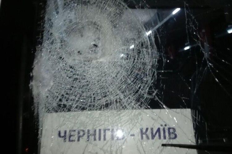 Бандити регулярно вчиняють напади на рейсові автобуси «Київ-Чернігів» 