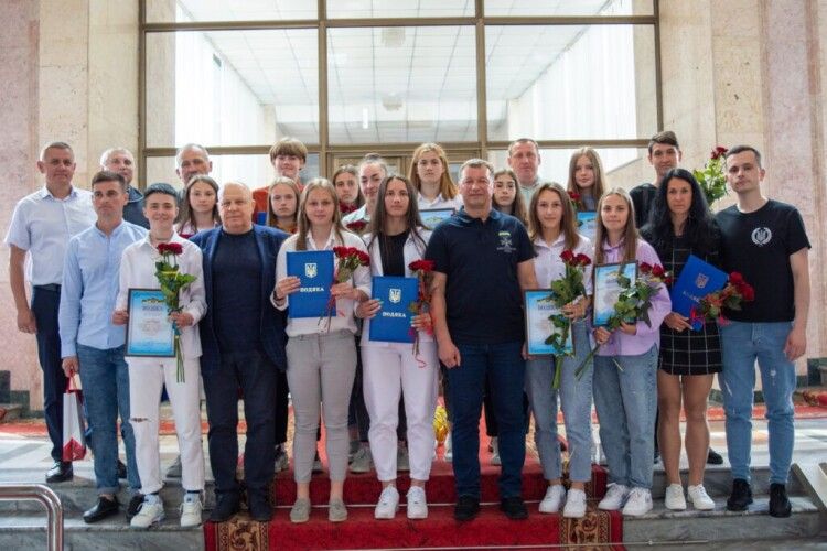 Кварцяний вручив нагороди футболісткам клубу «Ладомир» - чемпіонкам України!