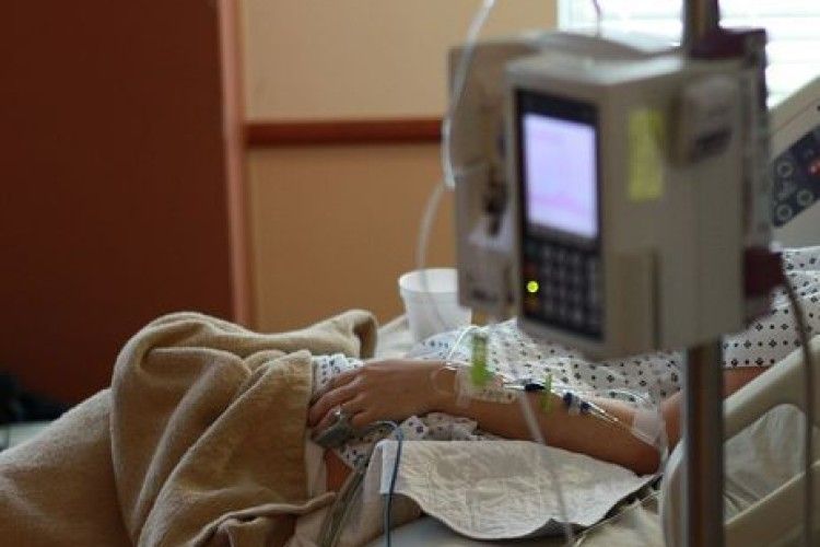 У США жінка у вегетативному стані народила дитину. Поліція почала розслідування 