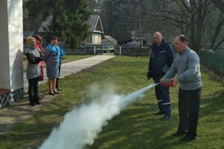 У деяких школах і садочках області відсутній протипожежний захист
