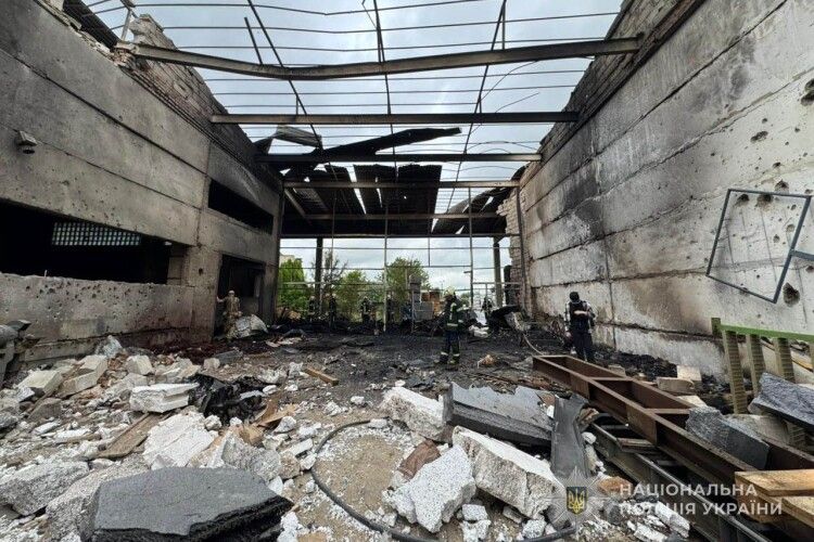 Нічний терор Луцька: поліція фіксує наслідки нічної атаки ворога