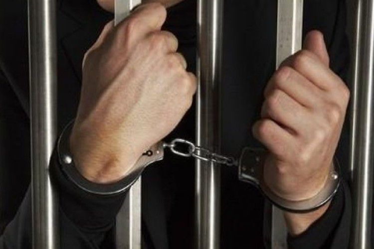 Двох жителів Нововолинська засудили за крадіжки й грабіж