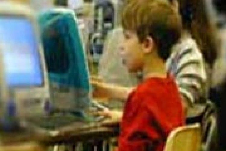 ЧОМУ МОЛОДЬ ВЧИТЬСЯ В ІНТЕРНЕТ-КЛУБАХ?