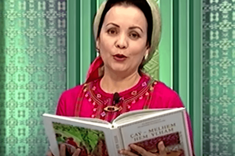 У Туркменістані по телевізору читають книги тамтешнього президента