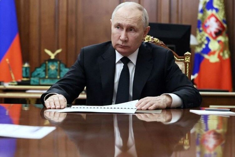 Кремль опублікував свіжі фотографії Путіна на тлі чуток про його погане самопочуття