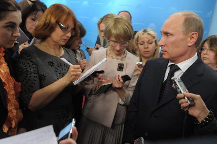 У Кремлі хочуть зробити конкурентом Путіна жінку?