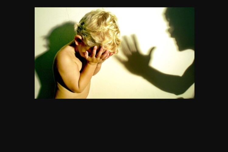 Батьки-вихователі катували шістьох прийомних дітей 