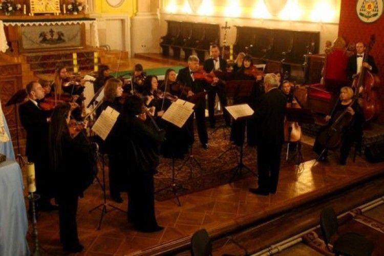«Кантабіле скликає друзів»