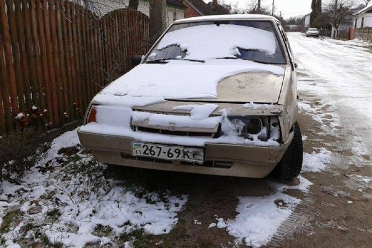 Ковельчани шукають власника «нічийної автівки» – сигналізація вже «дістала» усю вулицю