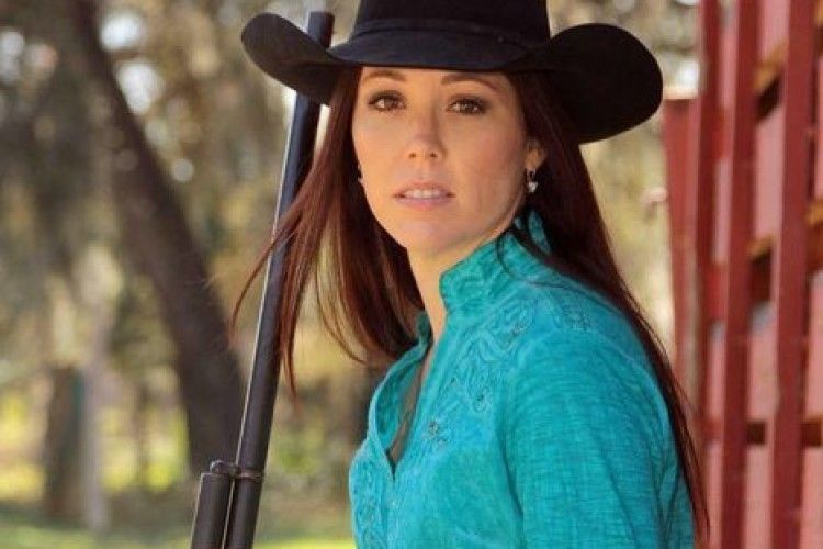 Активістку, яка виступала за вільне носіння зброї, підстрелив чотирирічним син