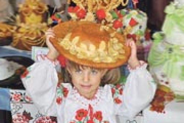 ФОТО НА КОНКУРС: моя мама — краща коровайниця