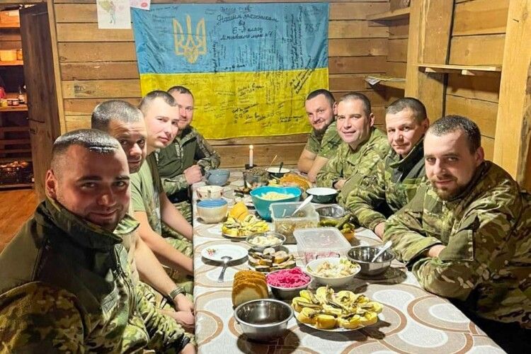 Поліцейські з Волині приготували на передовій кутю на Святвечір (Фото)