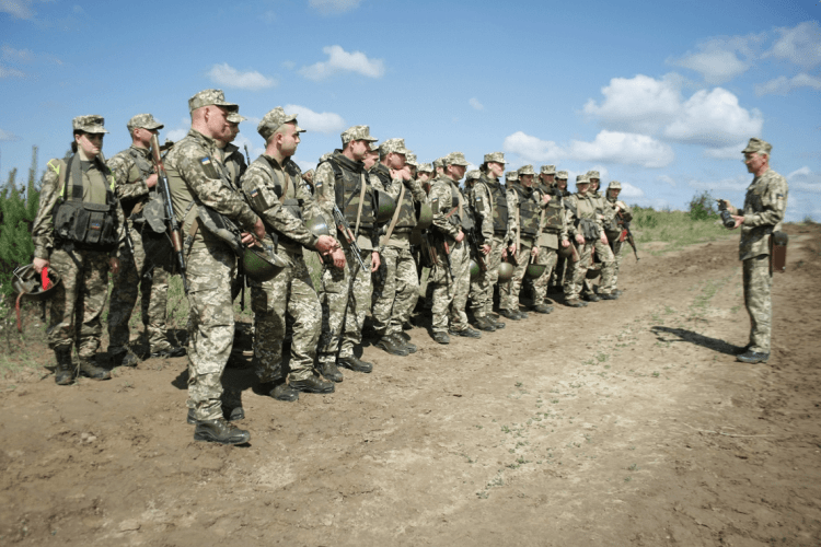 Українська армія мобілізувала 500 офіцерів запасу