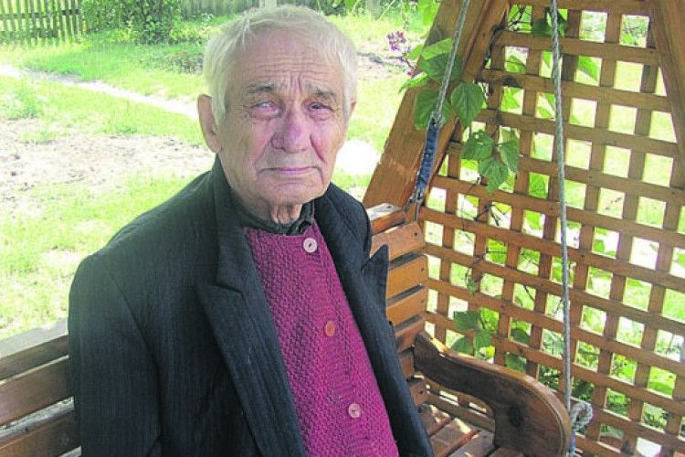 Найбагатший дідусь Ратнівщини тільки для себе звів 6 хат