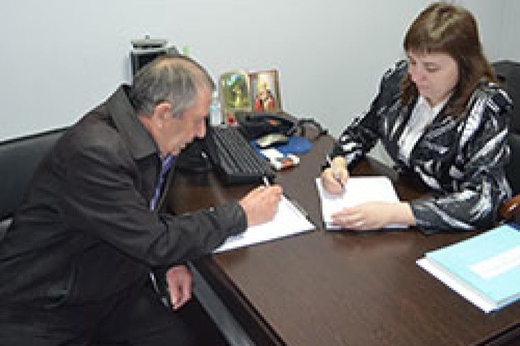ЗА ДОПОМОГОЮ — У ГРОМАДСЬКУ ПРИЙМАЛЬНЮ НАРДЕПА*
