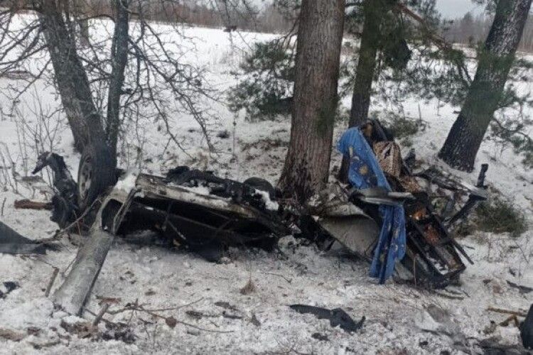 Під Житомиром машина підірвалася на міні: без батьків залишилося восьмеро дітей