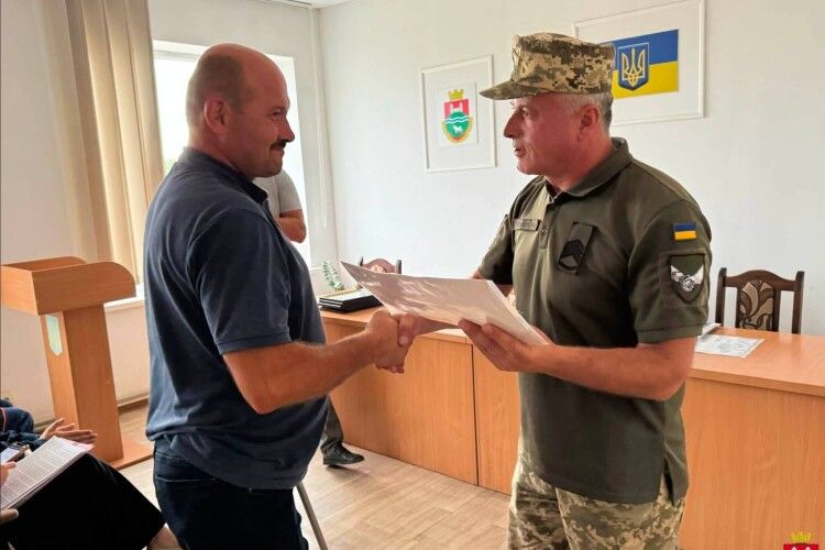 На Волині двом військовослужбовцям вручили медаль «За поранення»