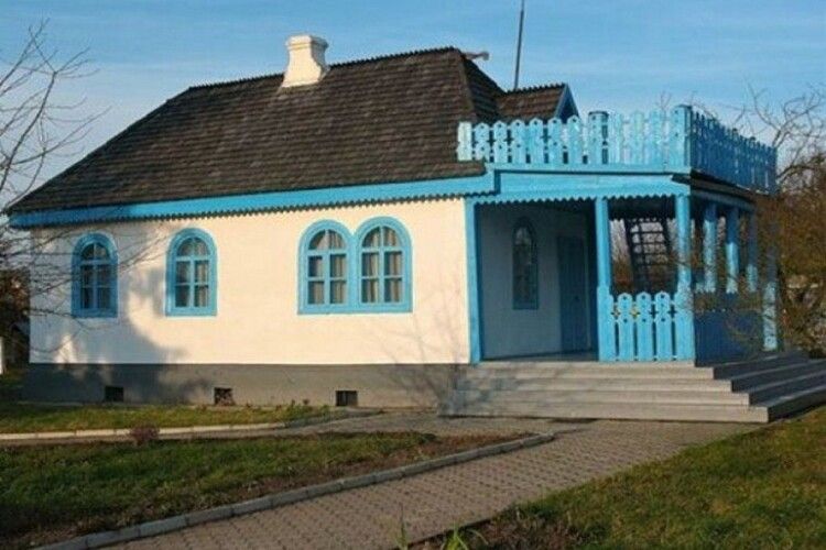 Фахівців просять відгукнутися: у Колодяжному затопило «білий будиночок» Лесі Українки