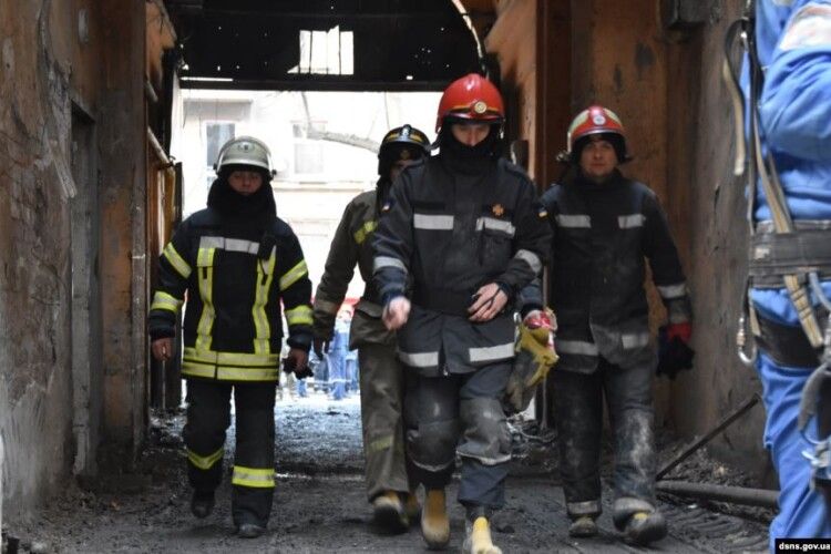 Хроніка пекла. На місці пожежі в Одеському коледжі завершено 10-денну пошукову операцію