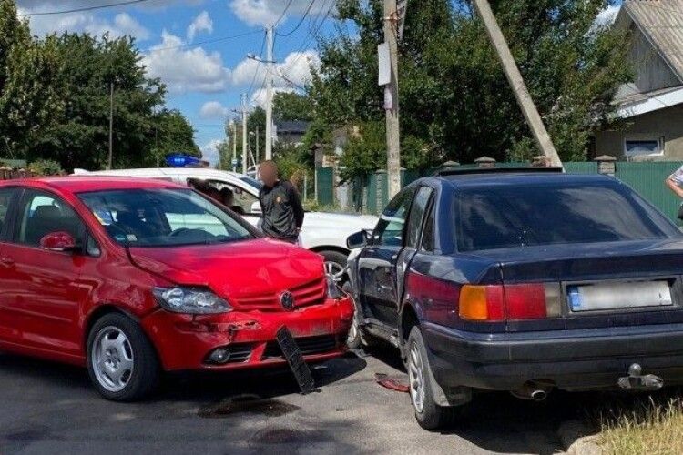 У місті на Волині сталася ДТП на перехресті (Фото)